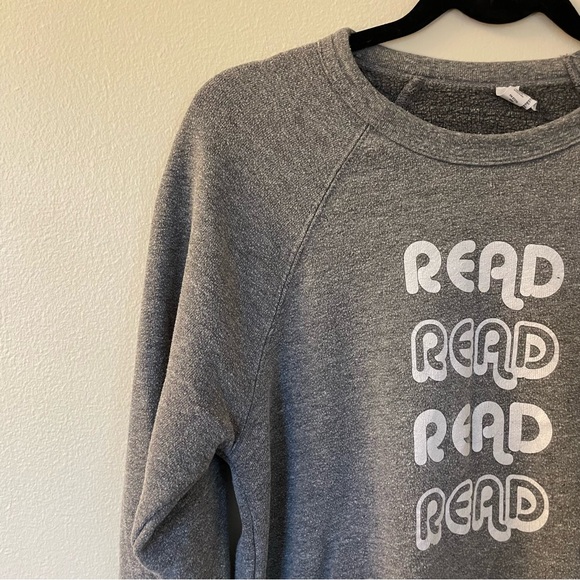 Piper and Ivy | Gray “Read” Sweatshirt | Size Medium - Picture 4 of 10